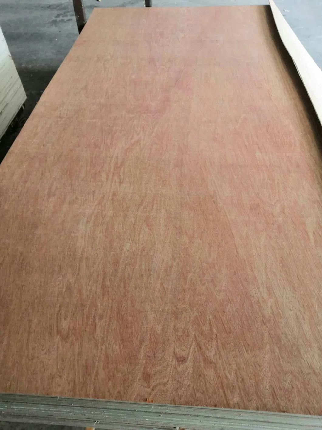 Okumen/ Bintangor/Pine Plywood Floor Board with Yellow Color